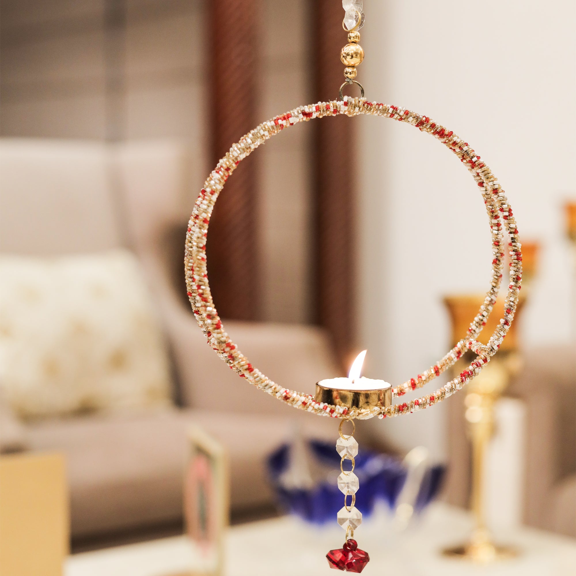 Sophisticated Metal Beaded T-Light Holder for Elegant Illumination