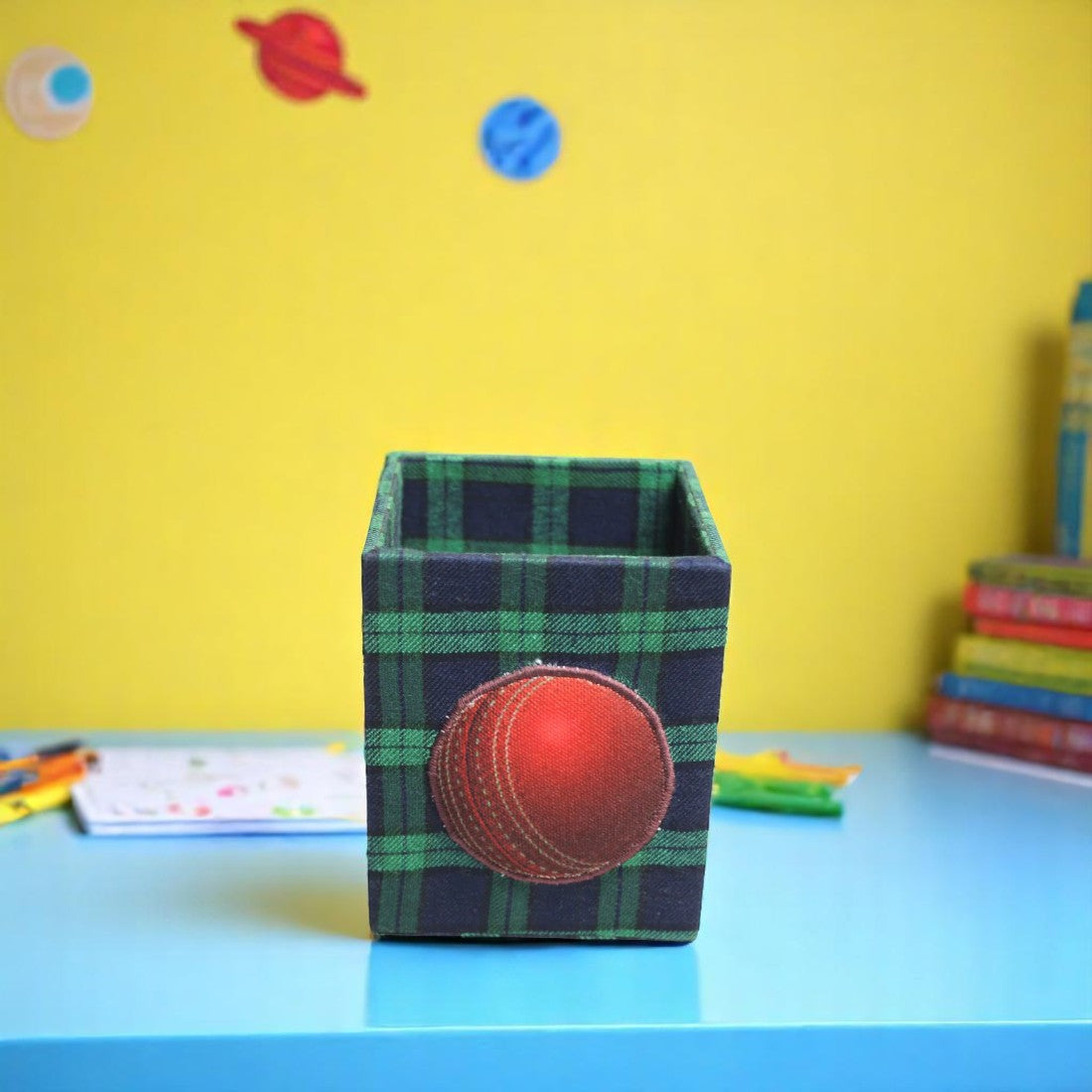 Premium Glass Pen Holder with Cricket Design