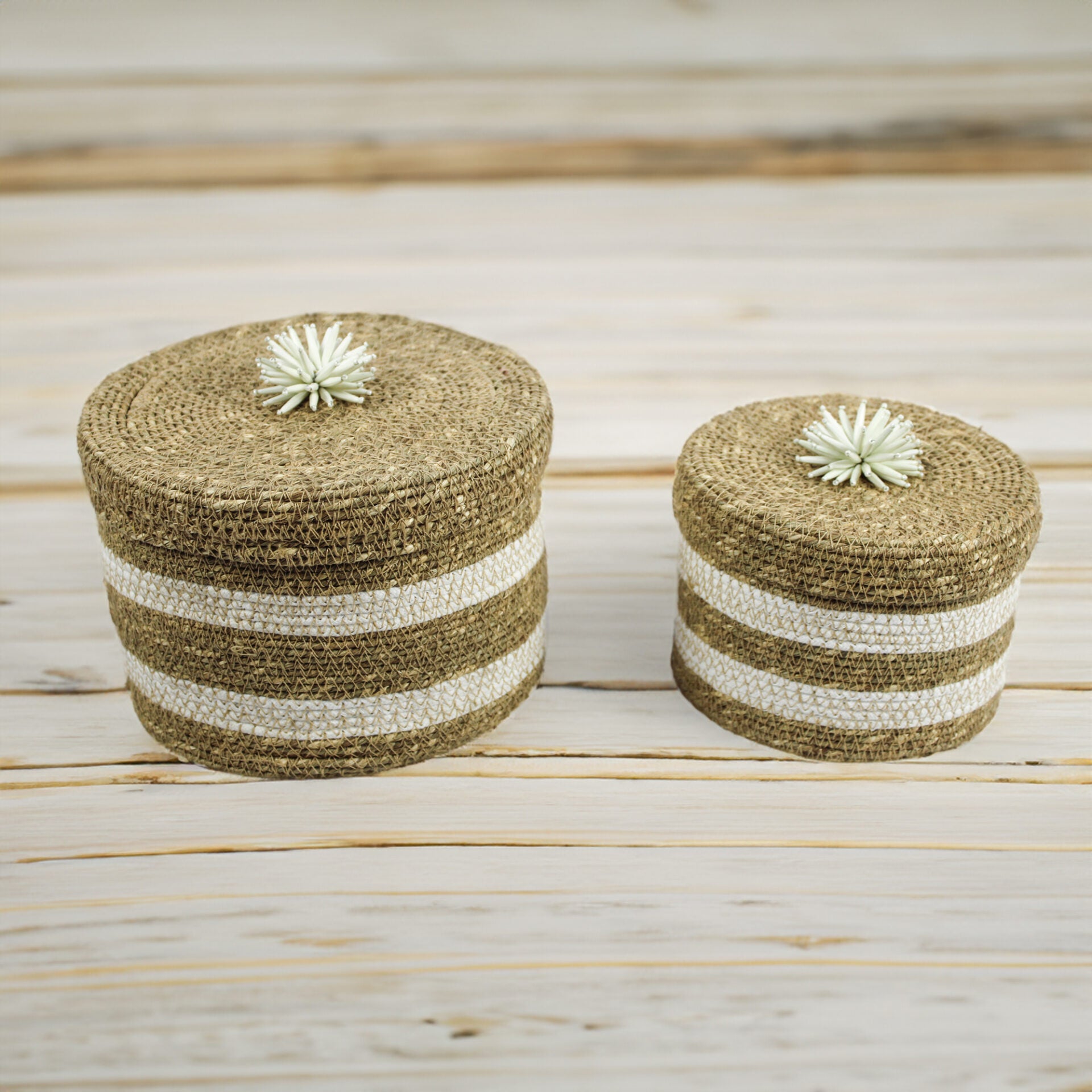 Set of 2 White Color Multipurpose Sea Grass Basket With Lid
