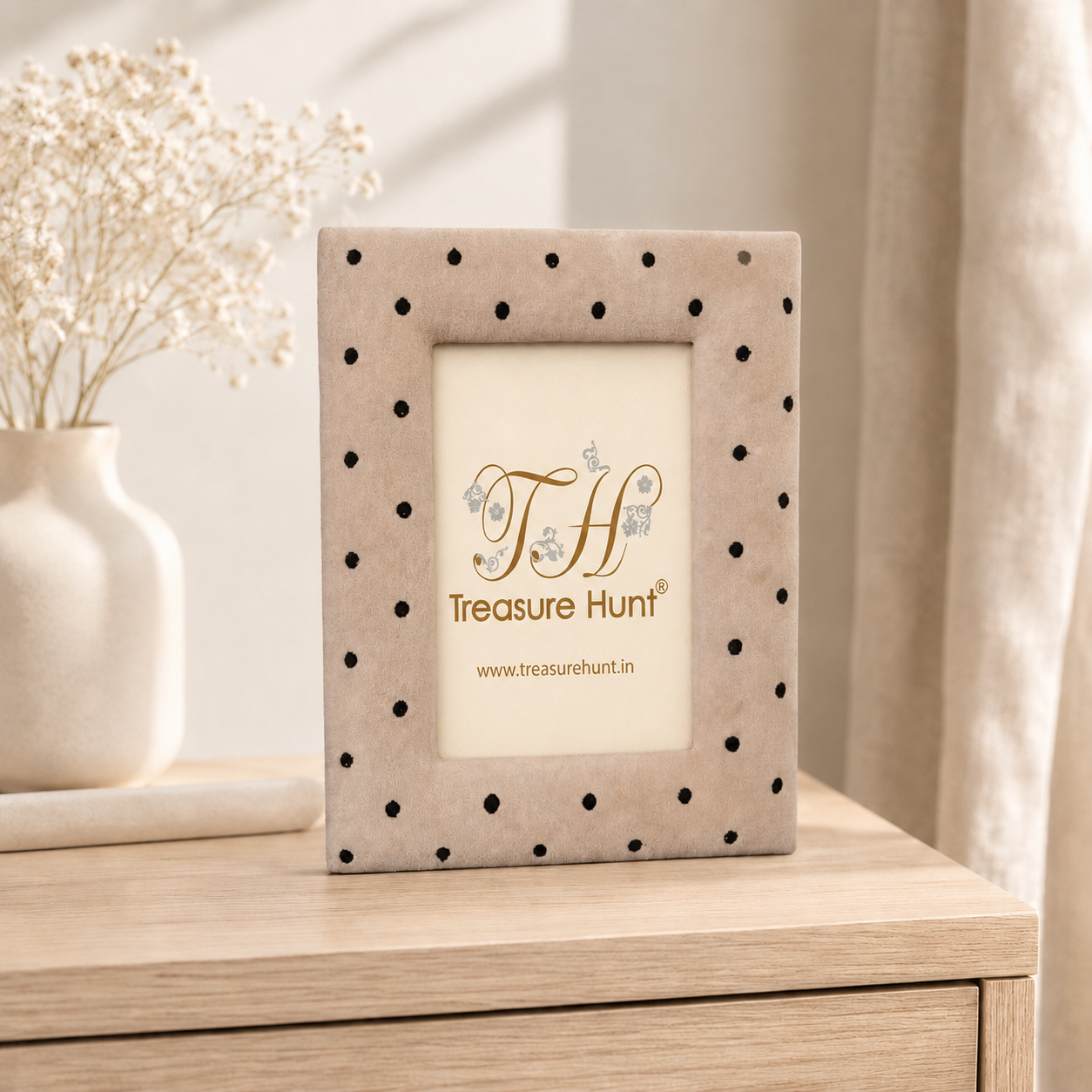 Beige Velvet Round Photo Frame with Black Stud