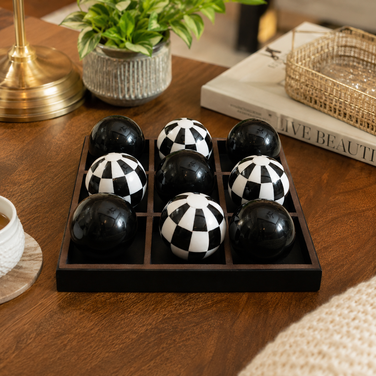 Black & White Tic-Tak Game