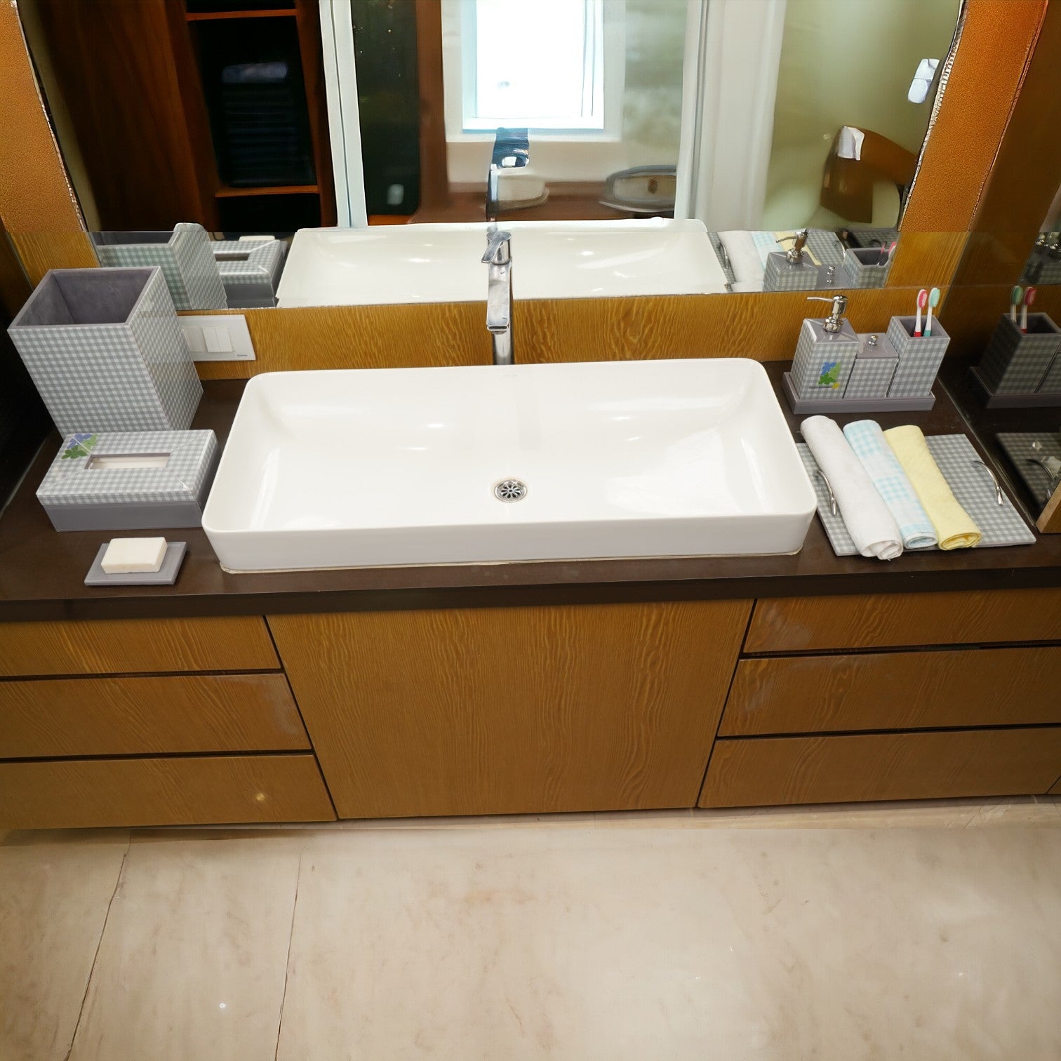 Designer Glass 8-Pieces Gingham Bathroom Accessory