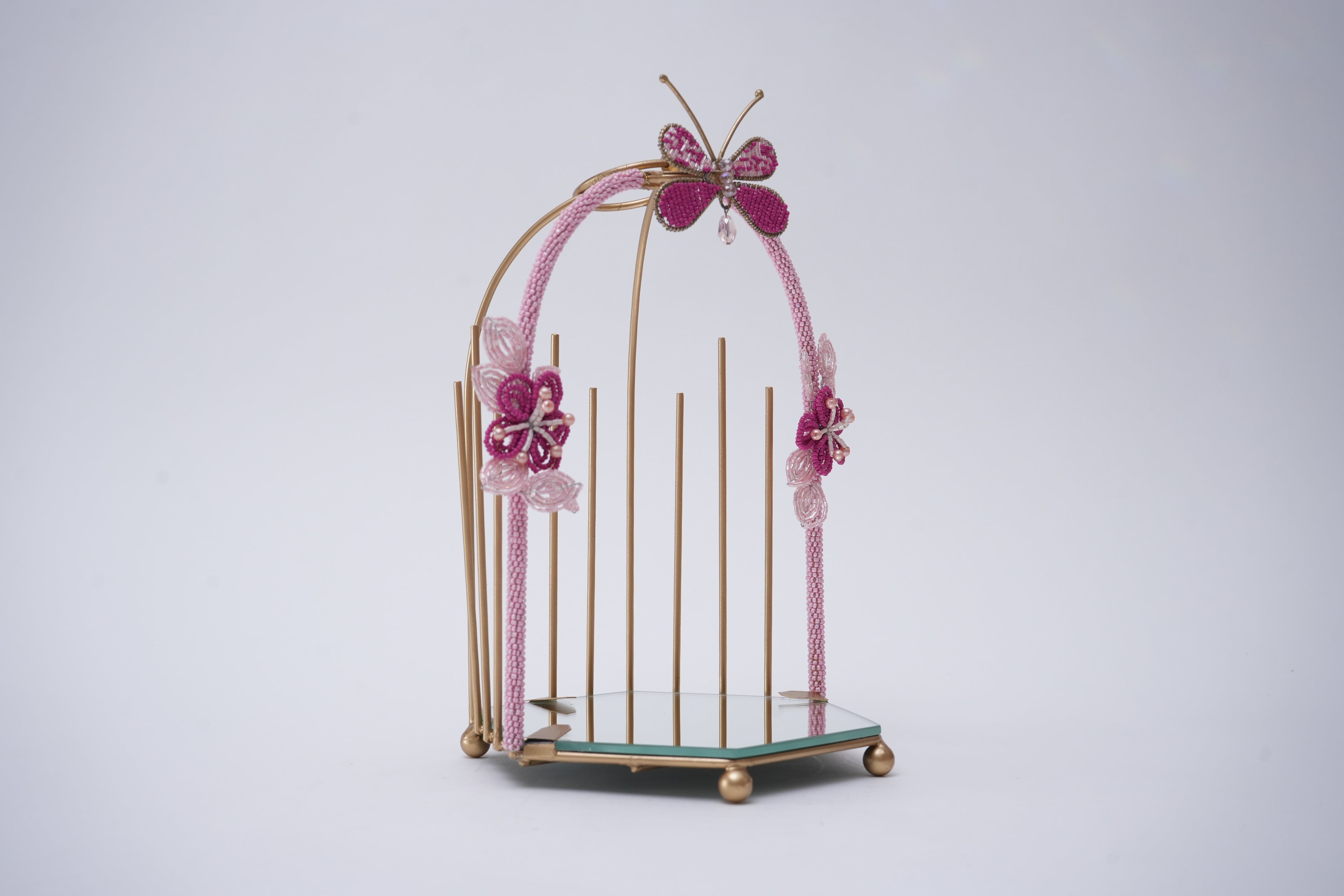 Cage-Shaped Beaded Makeup Organizer
