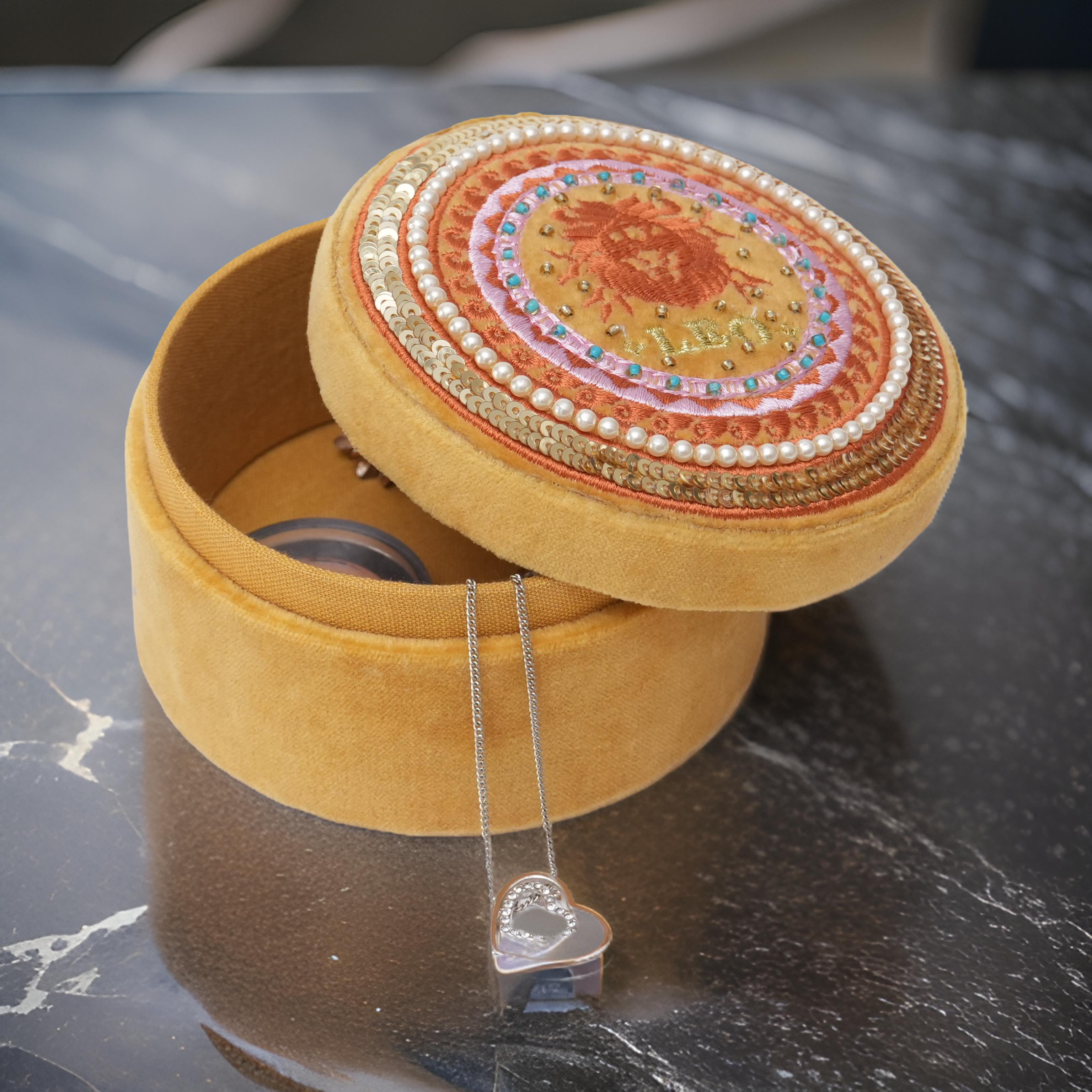  Leo Sun sign Box for Valentine's Day 