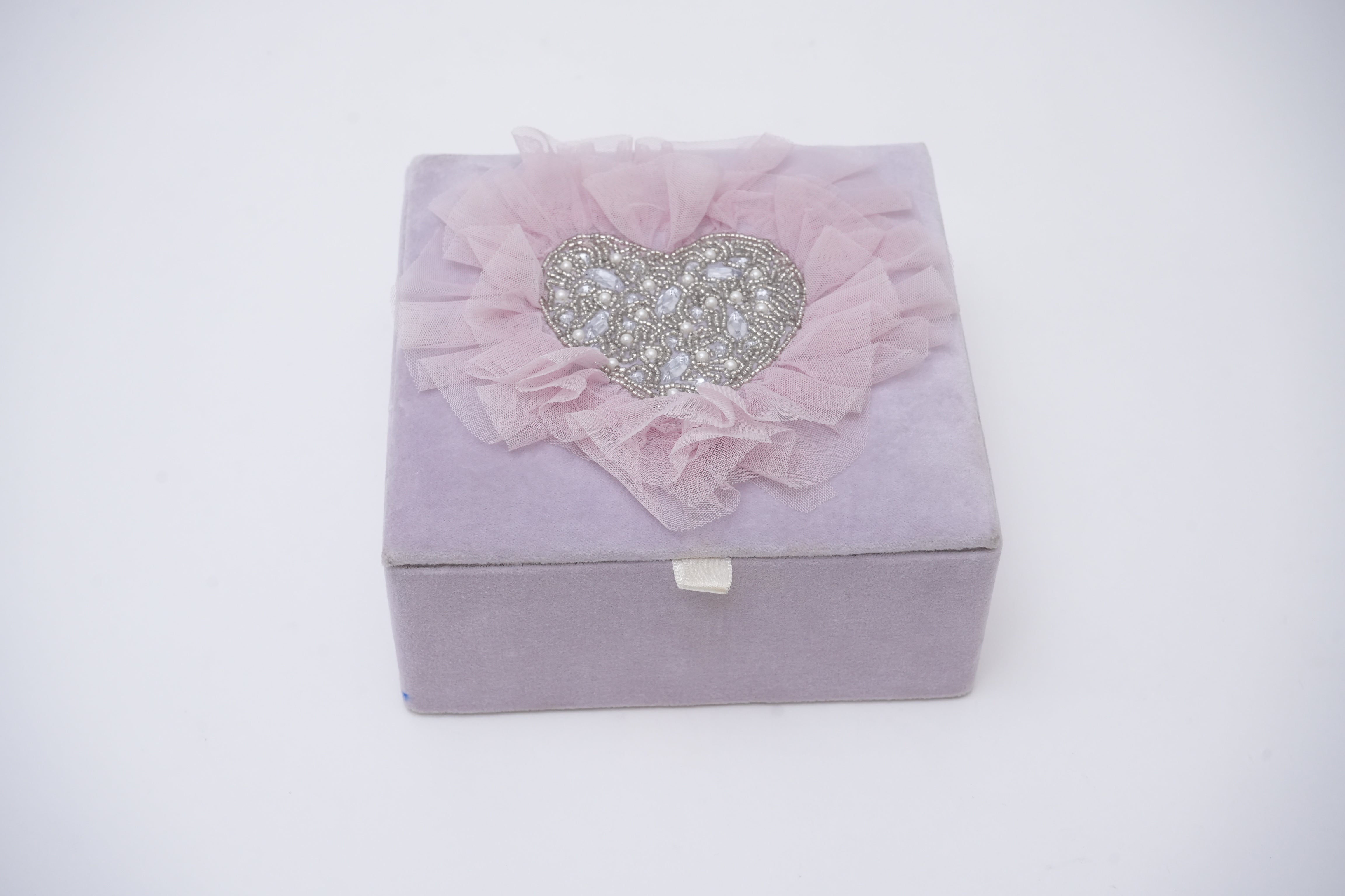 Embroidery Jewellery Box Features Heart-Shaped