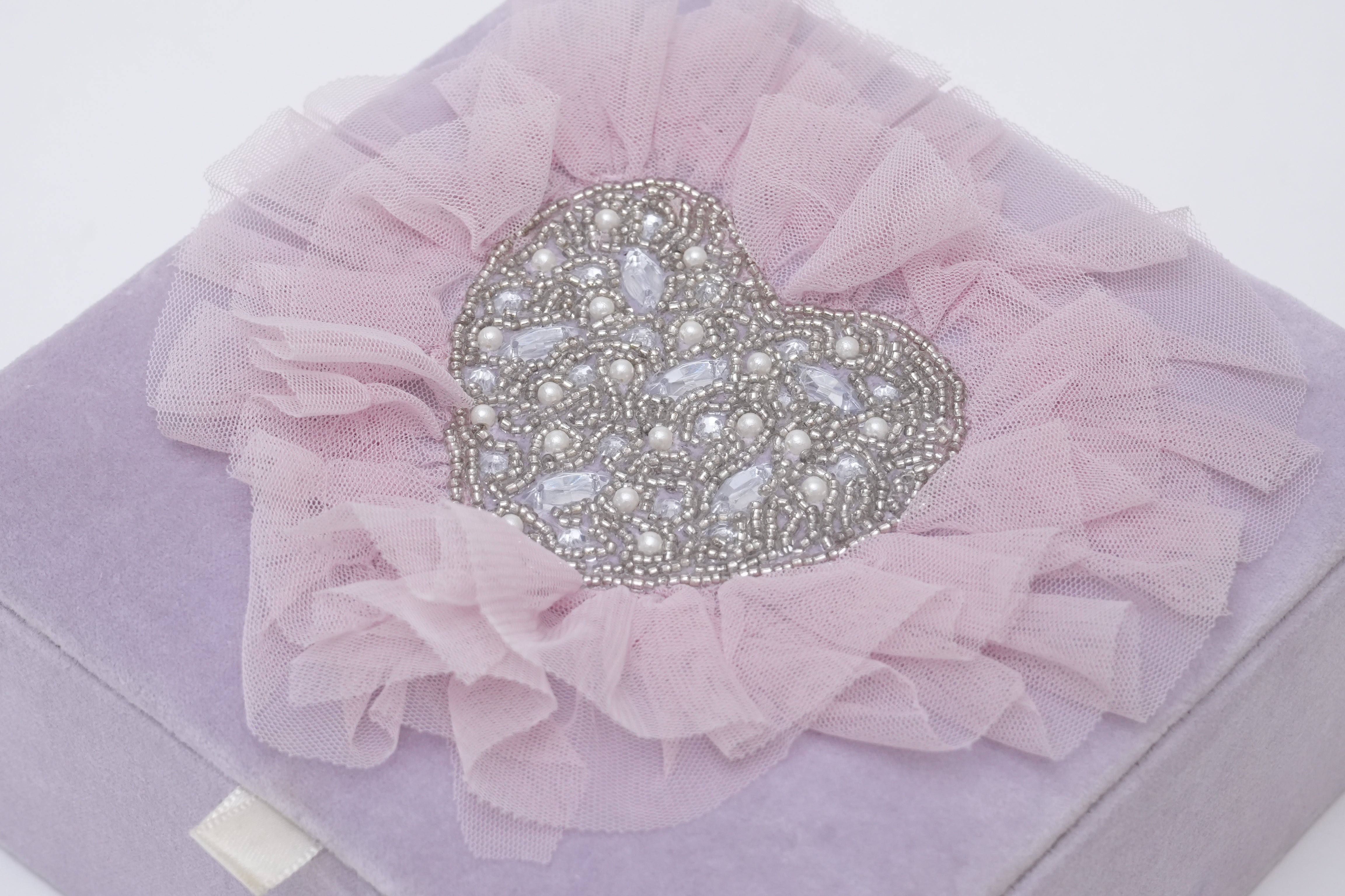 Embroidery Jewellery Box Features Heart-Shaped