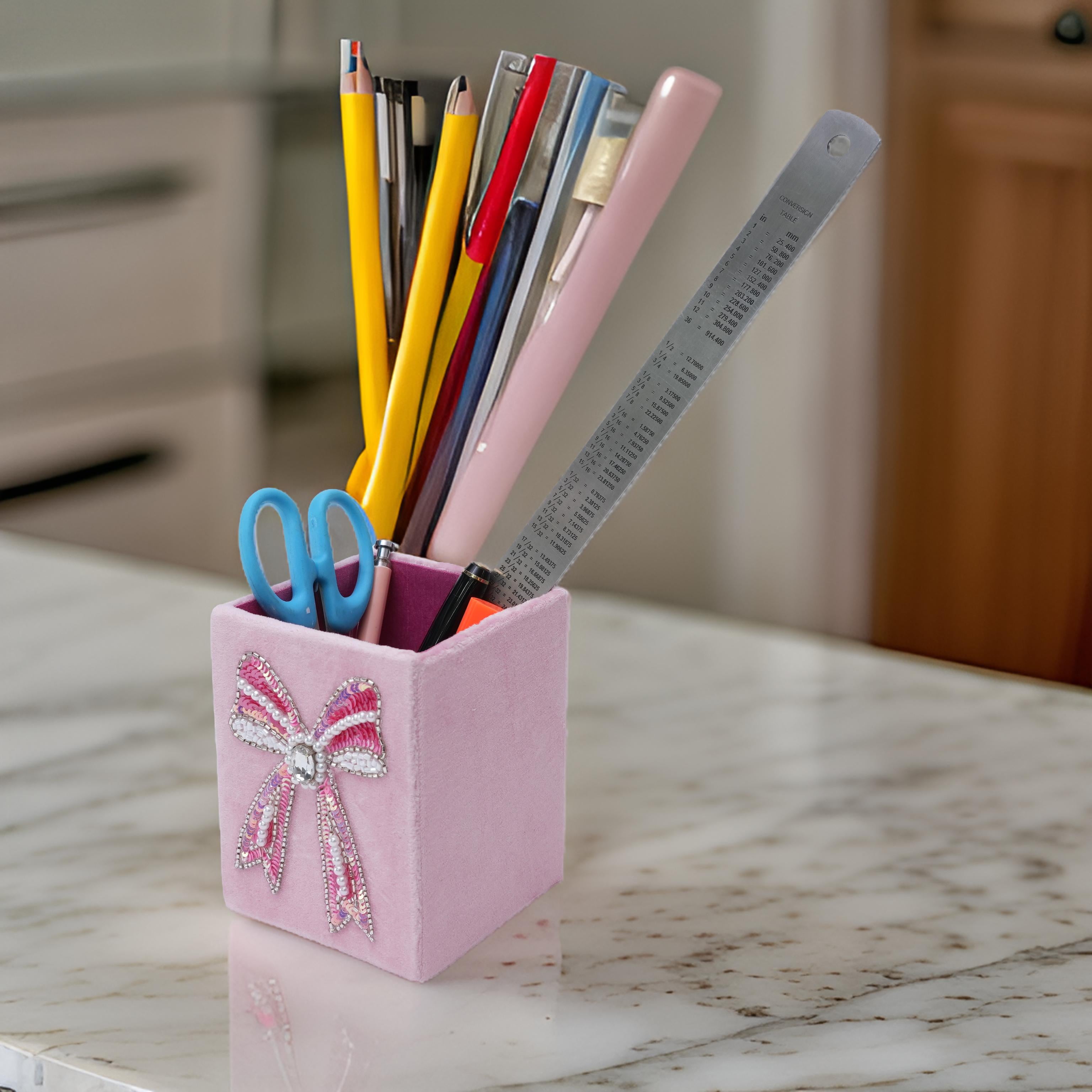 Bow Design Beaded Embroidered Pen Stand