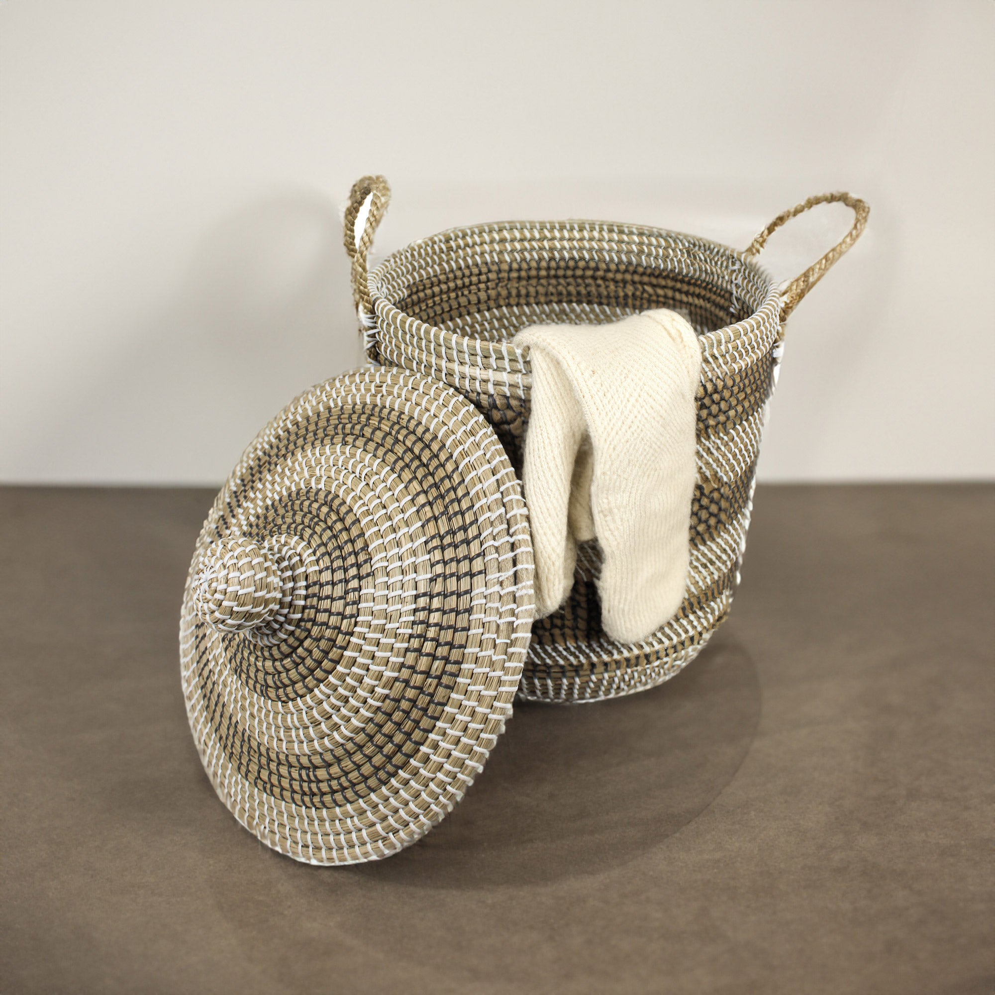 Multipurpose Yarn Basket With Lid & Handles