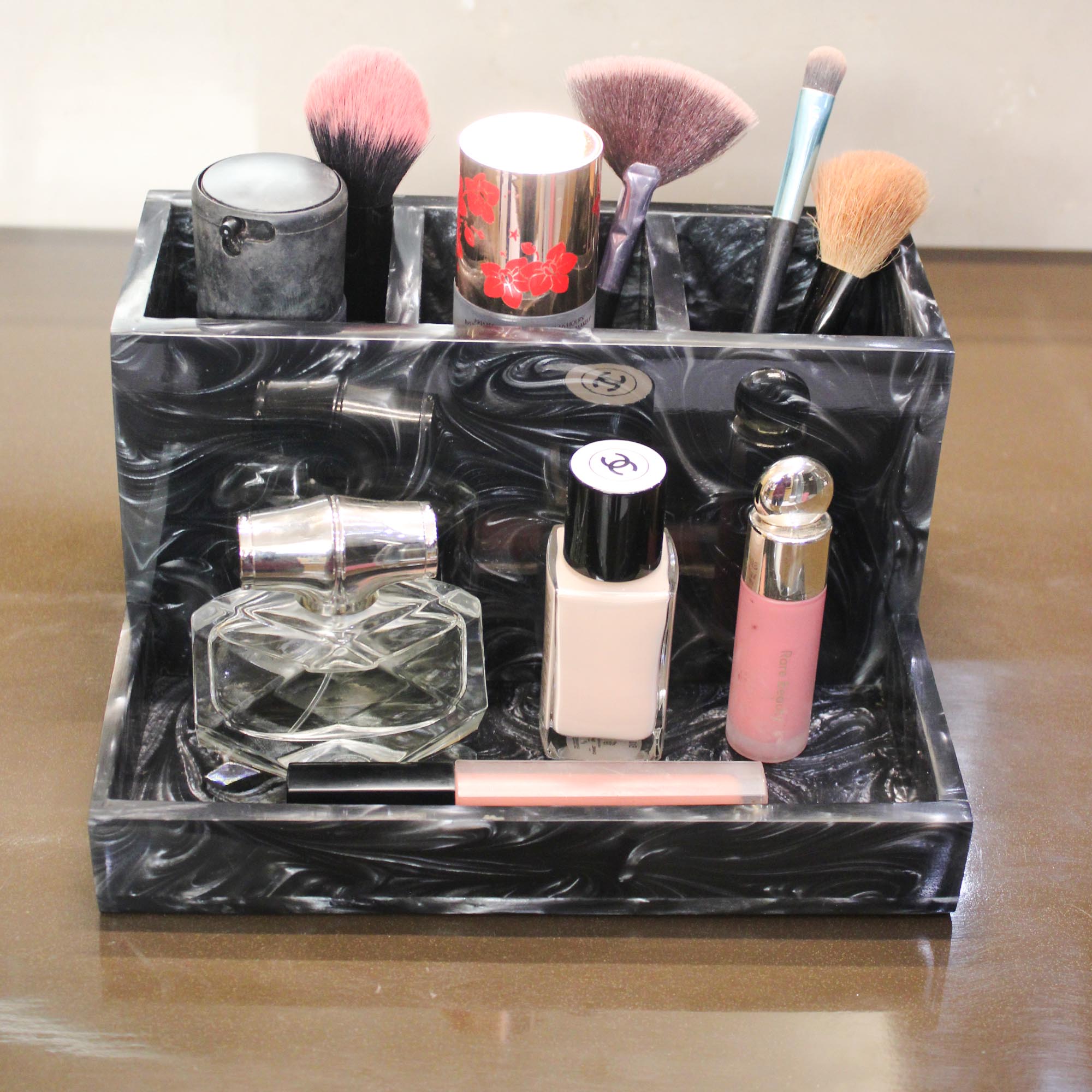  Sleek Resin Makeup Organizer 