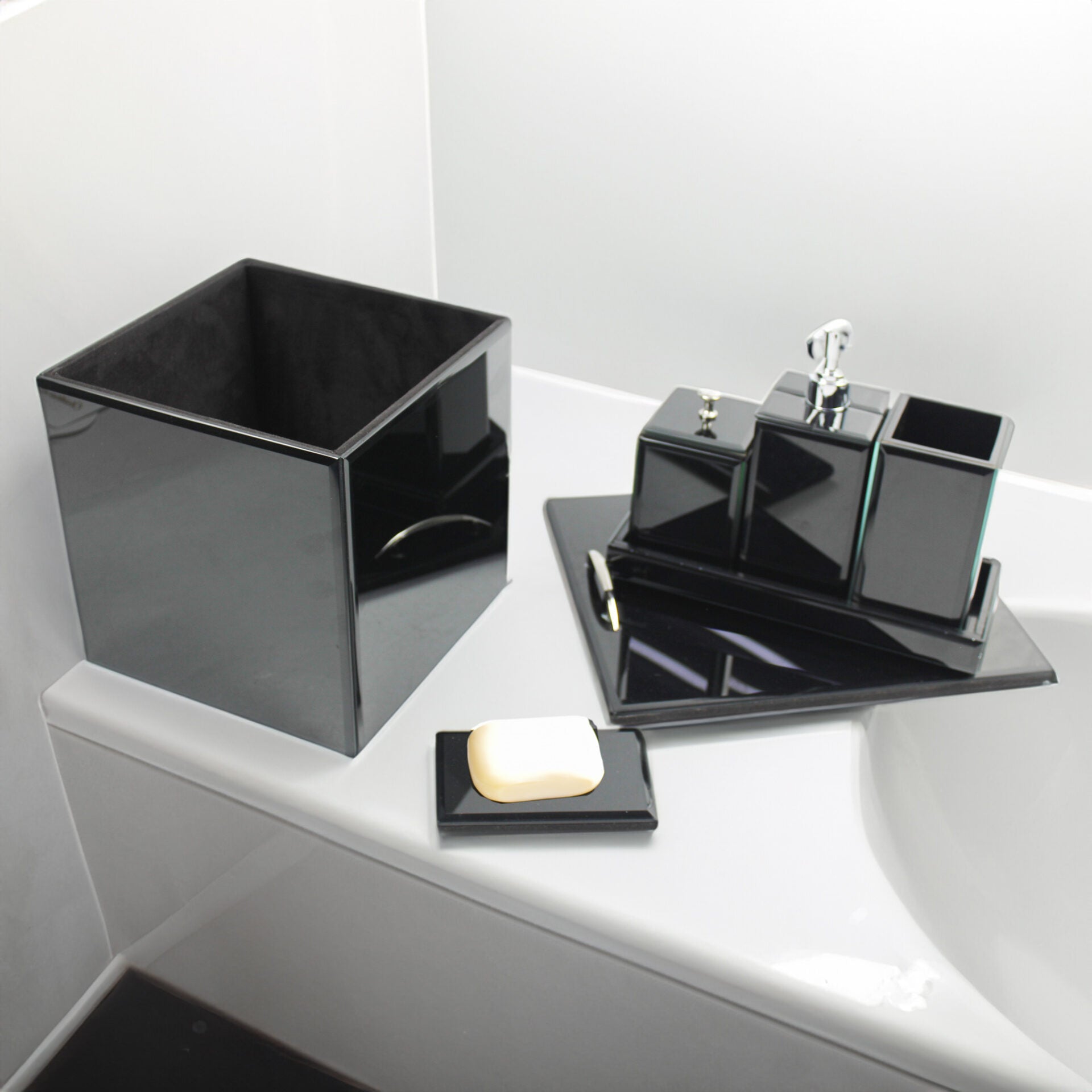 Luxury Decorative Bathroom Set of 7 Pieces for Modern Look (Black Glass)