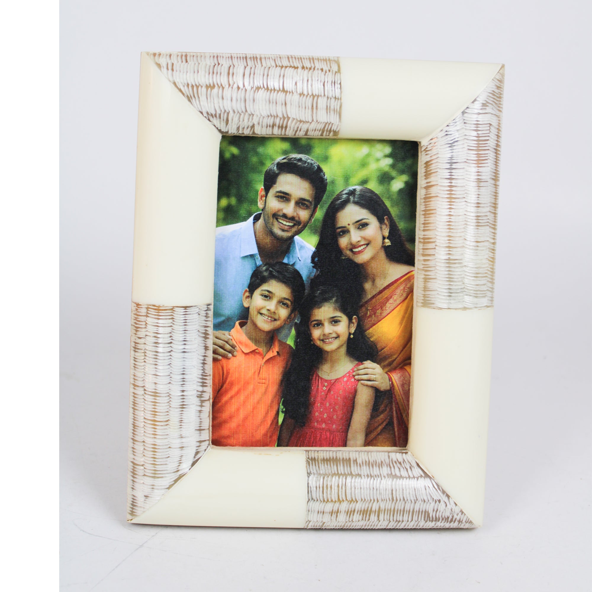 Artisan Cream Resin & Ribbed Metal Inlay Photo Frame