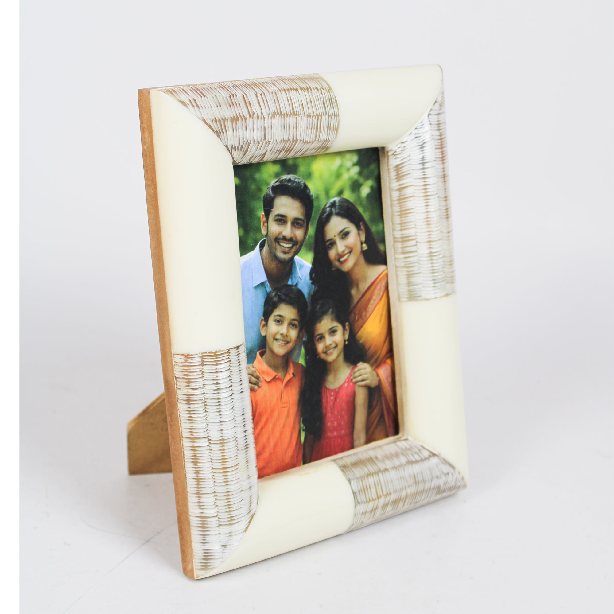 Artisan Cream Resin & Ribbed Metal Inlay Photo Frame