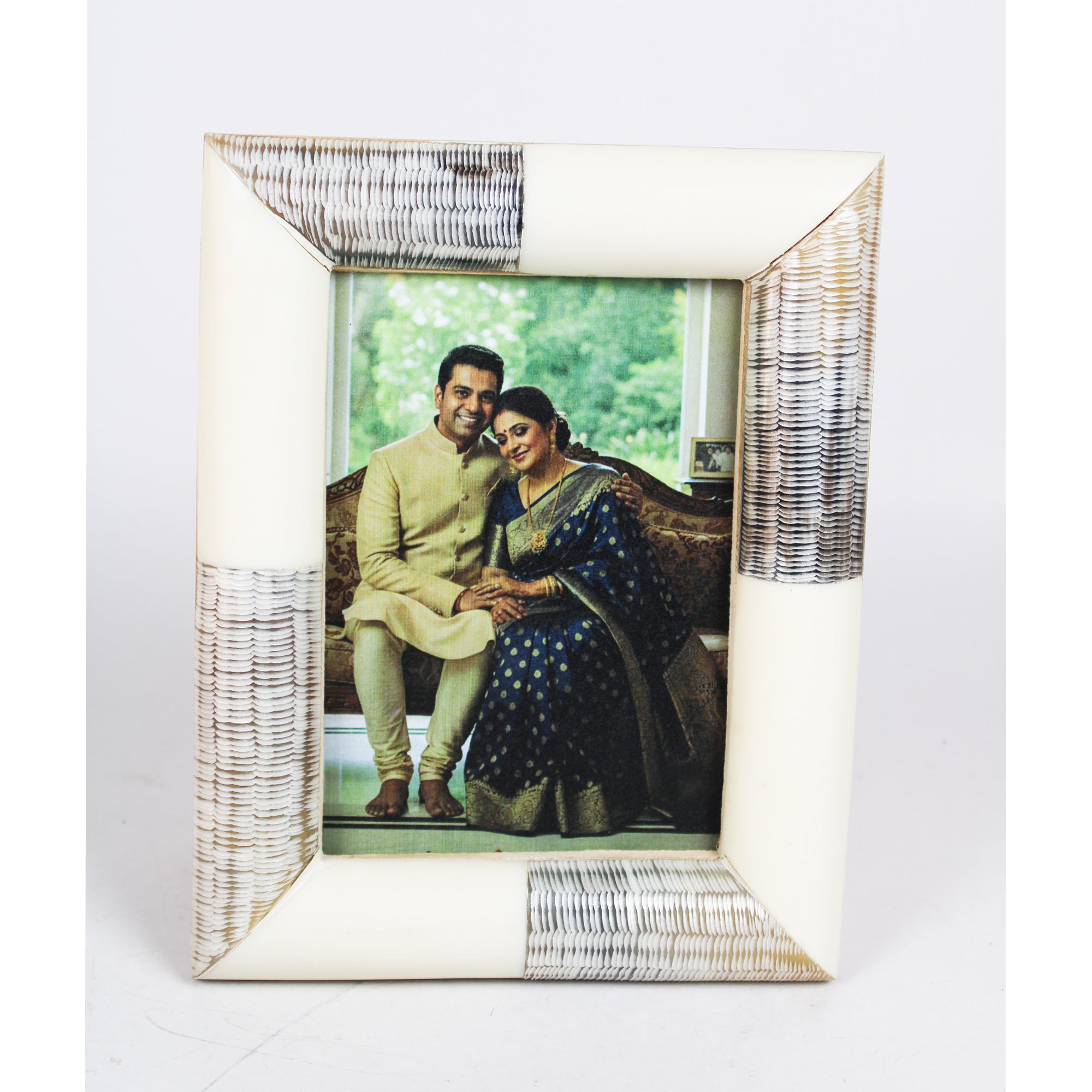  Handcrafted Bone Inlay & Ribbed Resin Photo Frame 