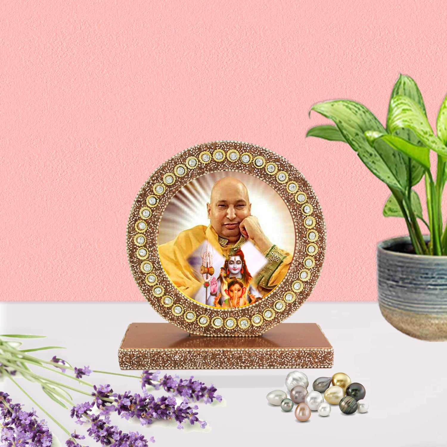 Beaded Guruji Swaroop Photo Frame for Blessings (Picture Size: 4.5 Inch Dia.)-TH-1121