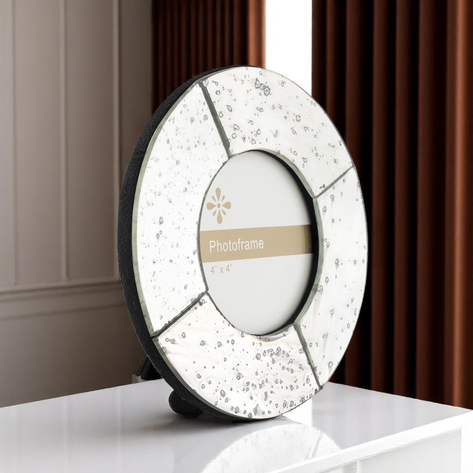 Silver Color Glass Round Shaped Antique Look Photo / Picture Frame (Picture Size: 4 X 4 Inches)