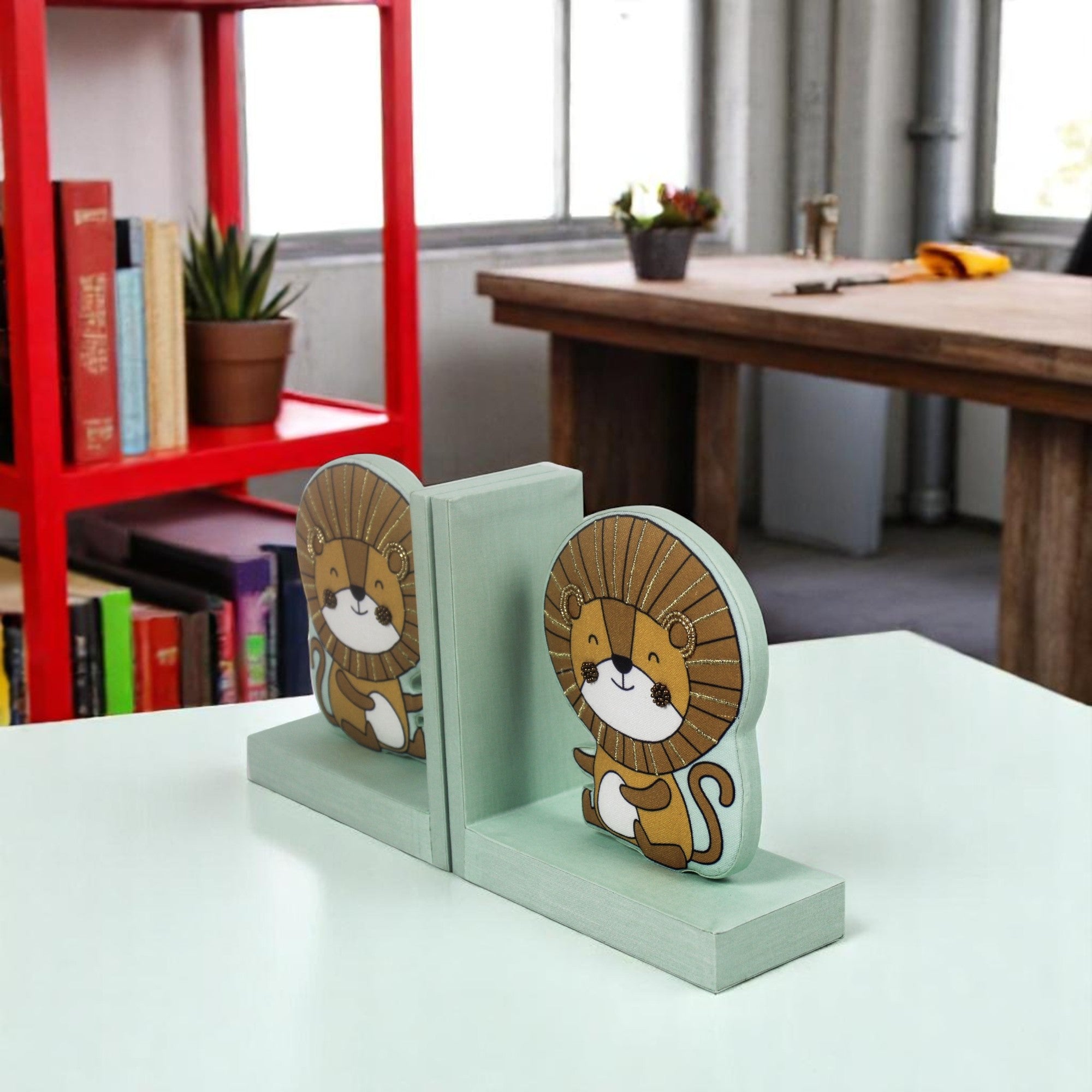 Lion Design Bookends (Set of 2 Pieces)