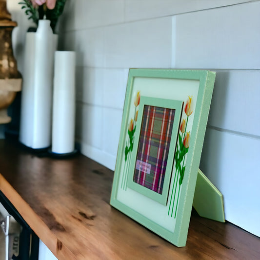 Tulip Design Photo Frame