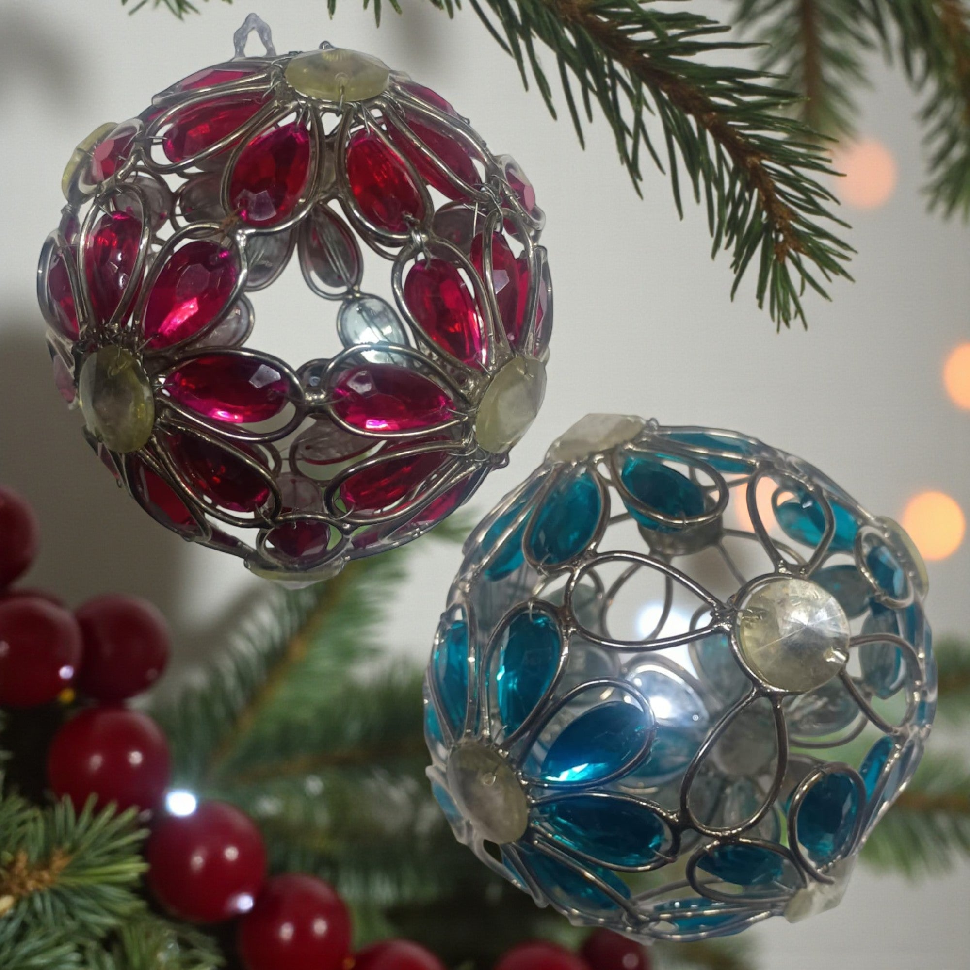  Set of 2 Jewelled Ball Hanging Ornaments for Christmas Tree 