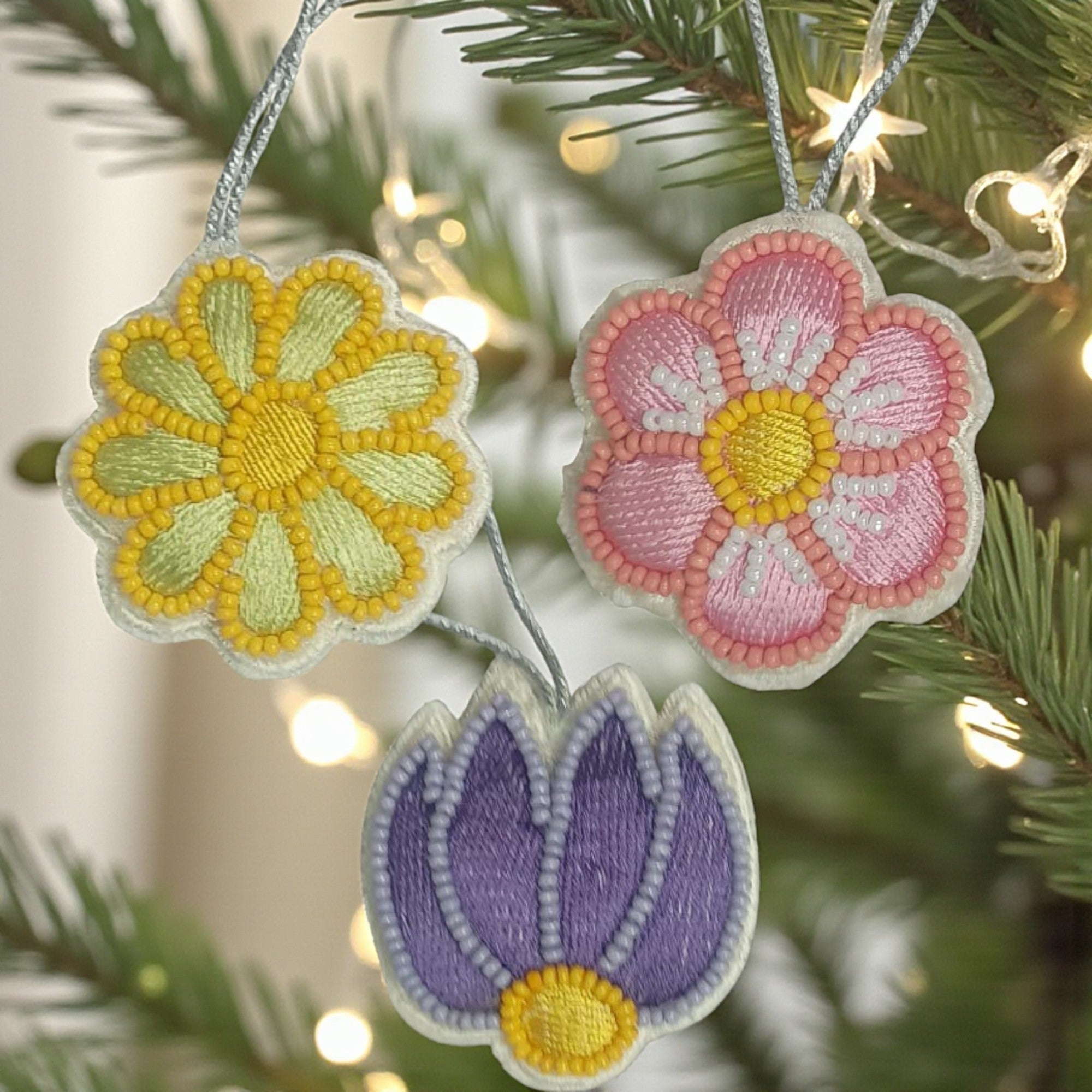  Set of 3  Beaded Christmas Decorative Ornaments 
