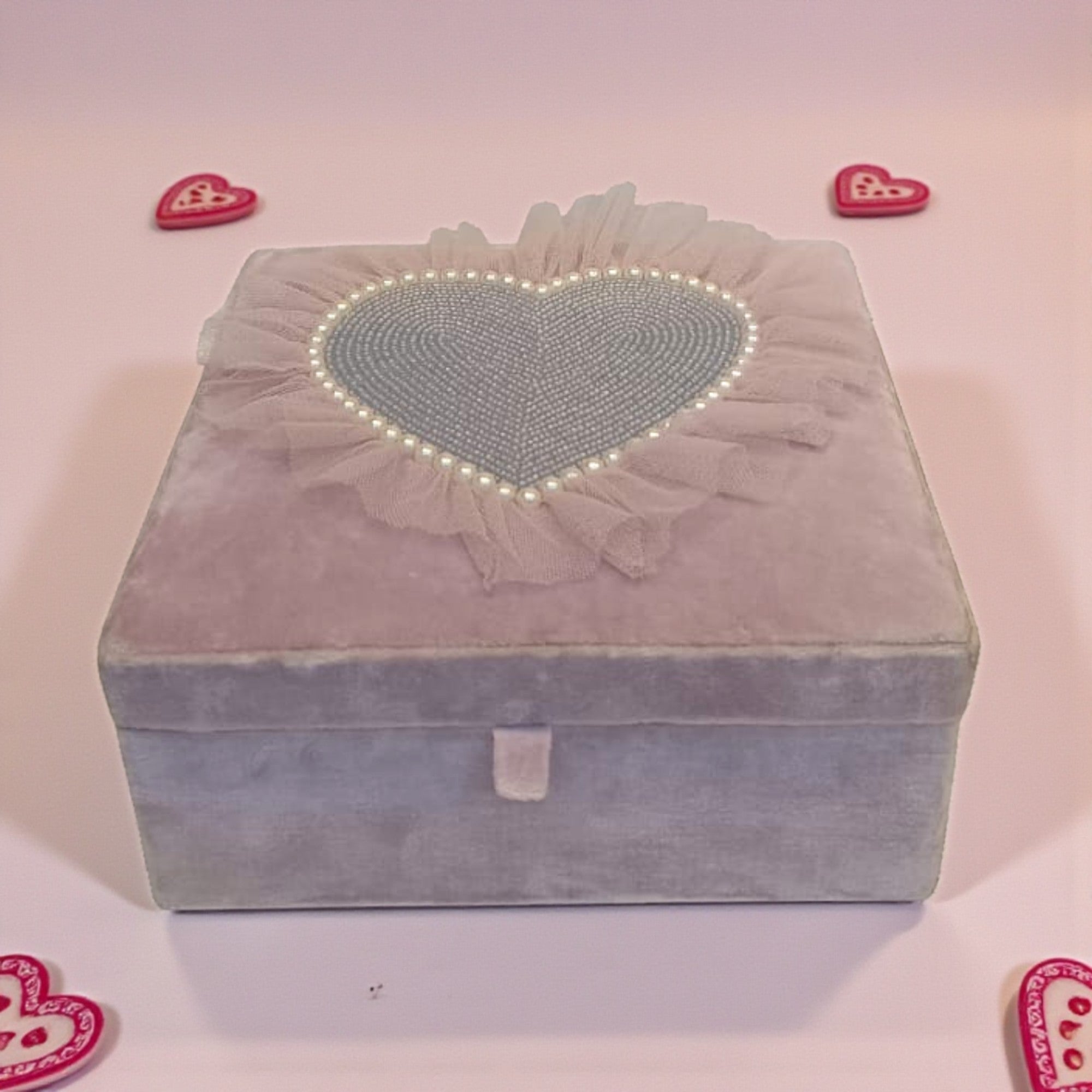  Shabby Chic Heart-Embellished Velvet Jewelry Organizer 